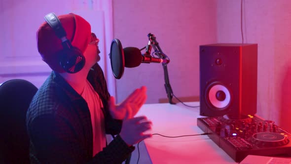 Artist Singer Rapper Music Producer Dances Studio Audio Recording