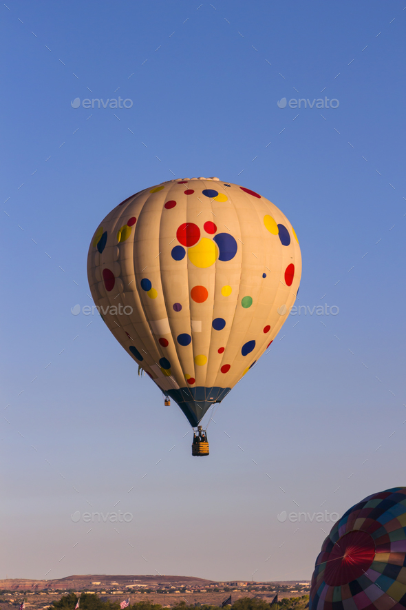 colorful hot air balloon wallpaper