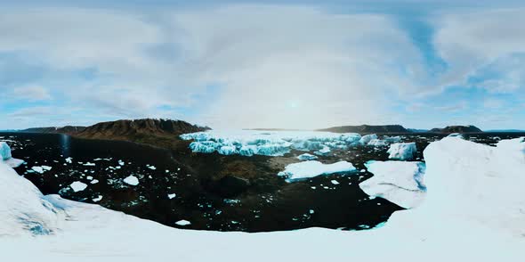 VR360 Icebergs Off Coast of Antarctica alt