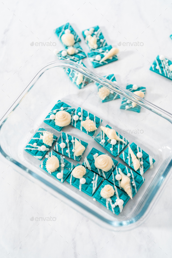 Homemade mini chocolate bars - Arina Photography