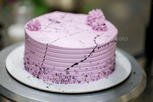 Chez Hilda Patisseriè on Instagram: “Lavender purple designed cake 💜 Make  Something special and cute for your big day celebration You can order by  calling:…”