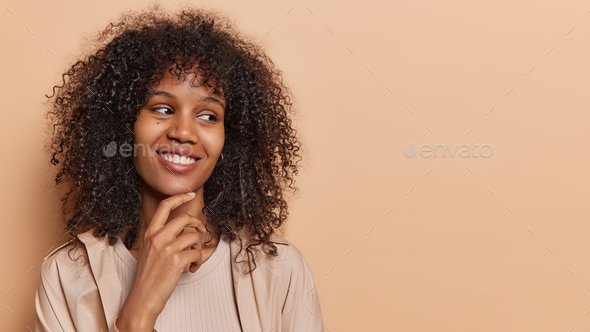 Curly chin outlet hair