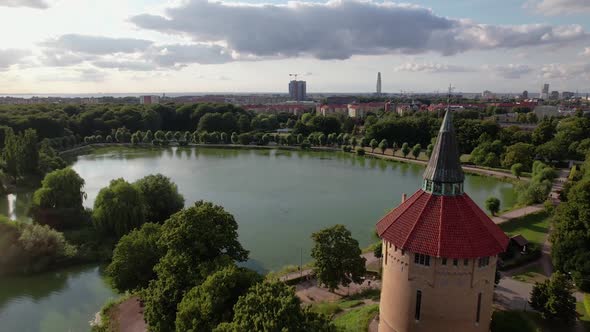 Flying towards turning torso, Kronprinsen, Malmö Sweden alt