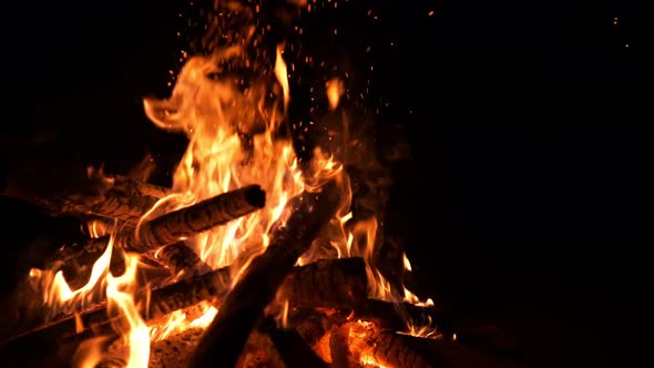 Camping Fire (4K) alt
