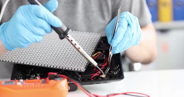 Soldering Repair of Electronic Devices and Printed Circuit Boards alt