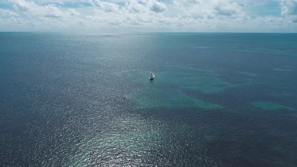 Paradise landscape of caribbean sea of Florida Keys Florida United States. alt