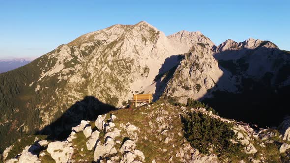 Bench with a view alt