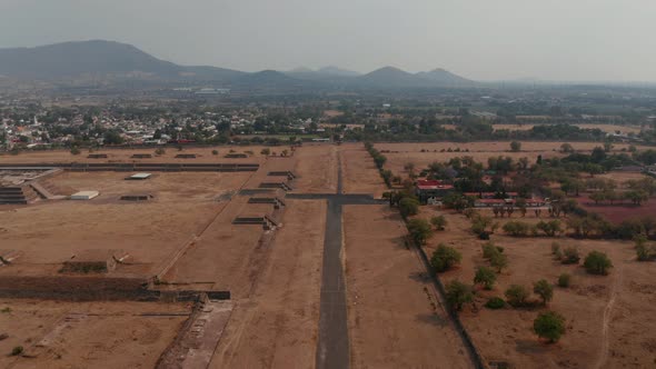 High Angle View of Avenue of Dead in Teotihuacan Complex in Mexico Valley alt