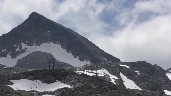 Timelapse of aing cable car in Austria alt