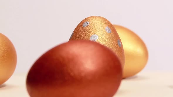 Golden Easter Eggs. alt