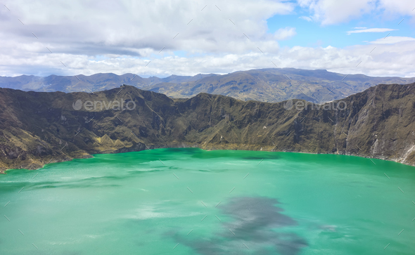 Quilotoa crater lake, most western volcano in the Ecuadorian Andes ...