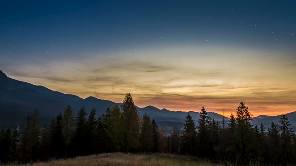 Sunset in Tatra mountains view from Zakopane with stars, Poland alt