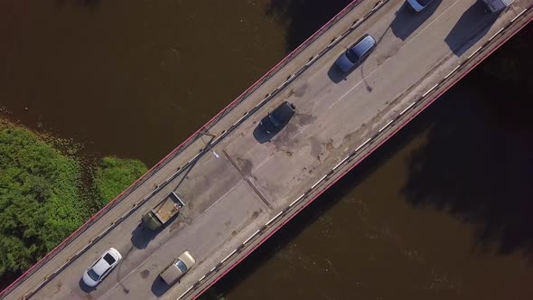 A small bridge over the river alt