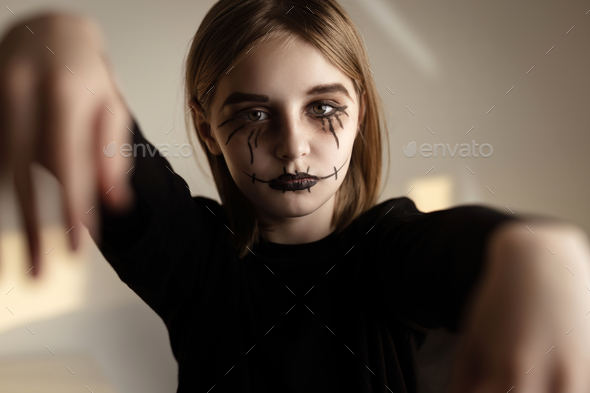 creepy little girl makeup
