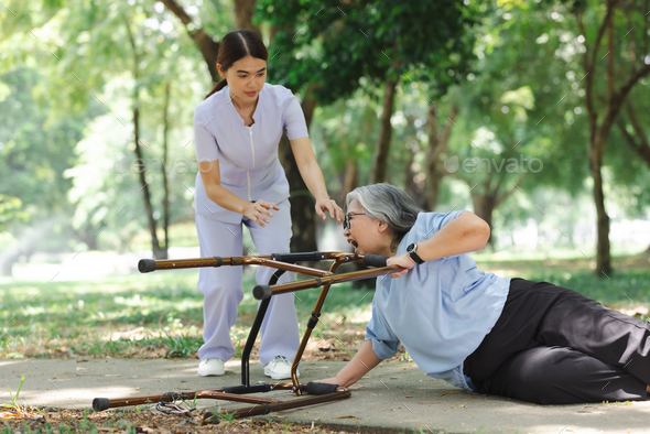 Fall accidents of the elderly from the use of support equipment