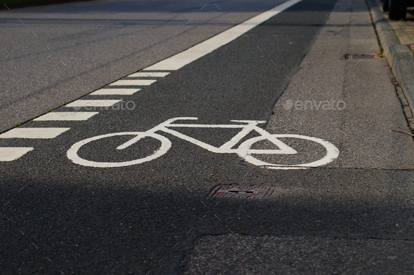 Road marking for a cycle lane