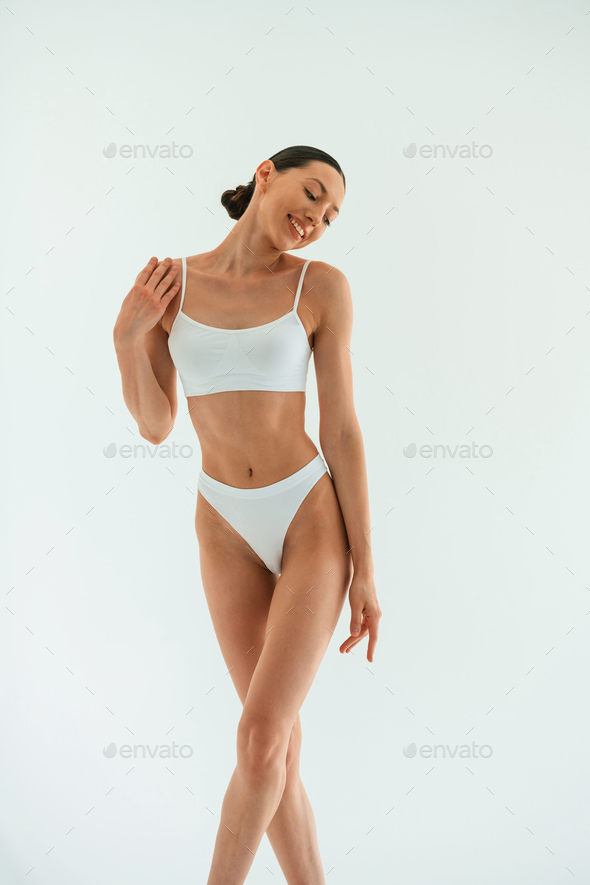 Premium Photo  Particle view woman with sportive slim body type