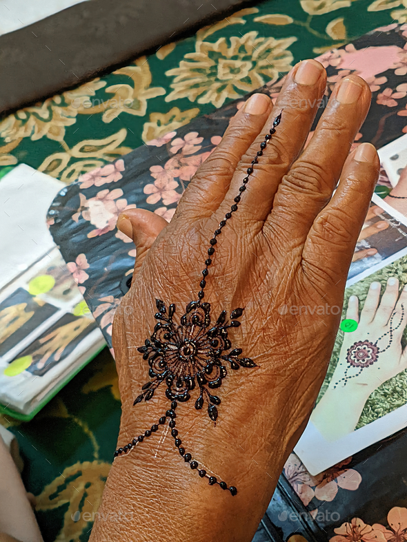 Versatile DIY Henna Tattoos for Beginners | Shop Mihenna!