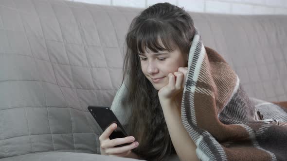 Teenager on the Internet alt