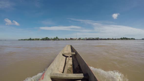 Boat ride on the Mekong River in the 4,000 islands near Don Det in Laos alt