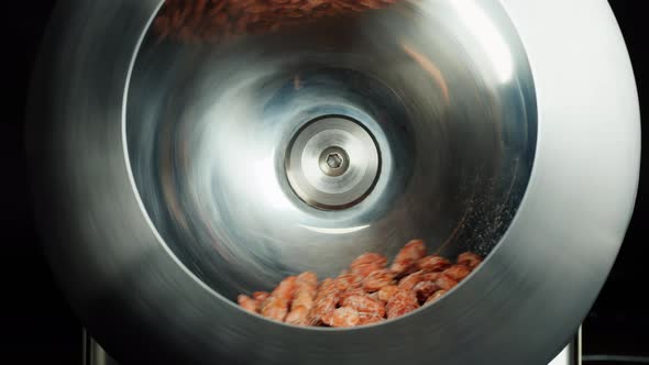 Fried Almond in Sugar Production of Sugared Nuts alt