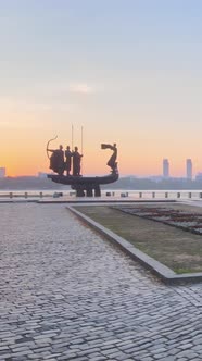 Monument To the Founders of the City in the Morning at Dawn alt