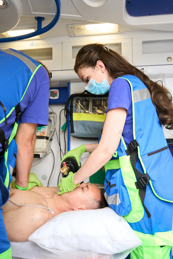 Cardiopulmonary resuscitation of a patient in an ambulance