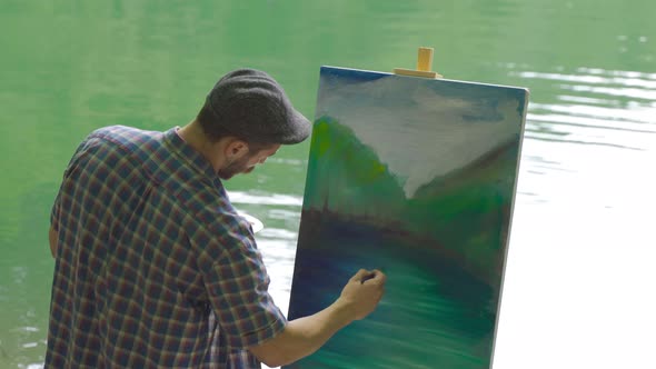 Painter who paints nature. alt