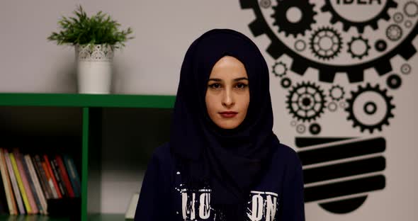 Muslim Looking Camera alt