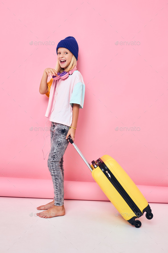 On vacay 2025 pink suitcase