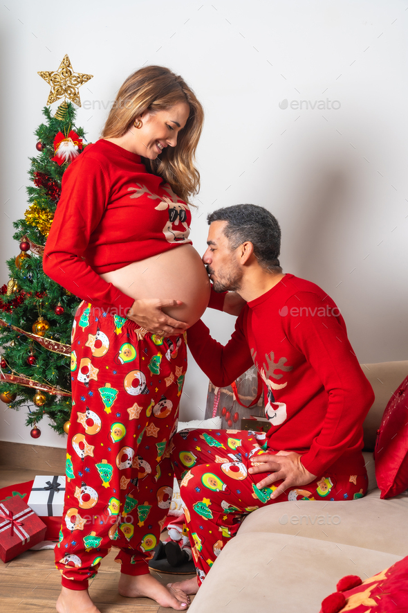 Christmas pajamas best sale pregnant mom