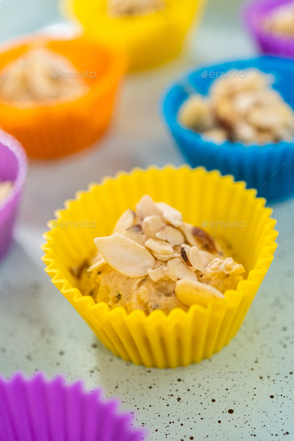 Scooping Cupcake Batter Dough Scoop Silicon Muffin Liners Lemon