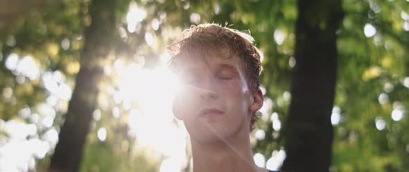 Man stands in the light alt