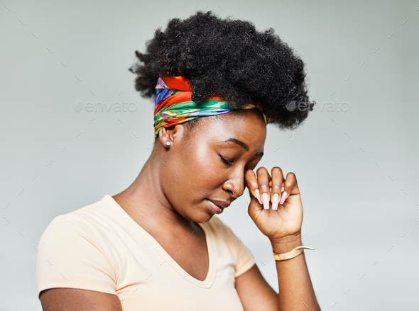 woman cry crying tear depression sad sadness emotion depressed problem