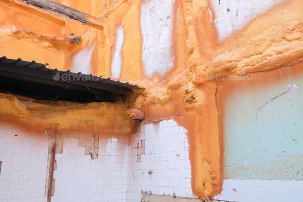 Polyurethane projection on the exposed party wall after the demolition of the building.