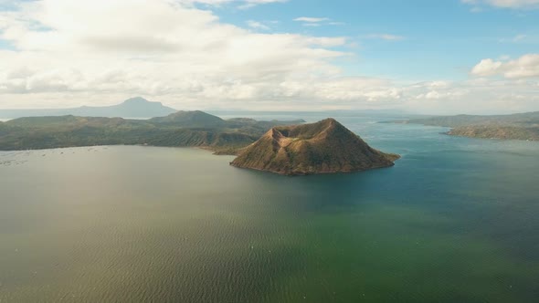 Landscape, Volcano, Mountains and Lake alt