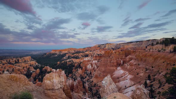 The Incredible Rock Formations At Bryce Canyon alt
