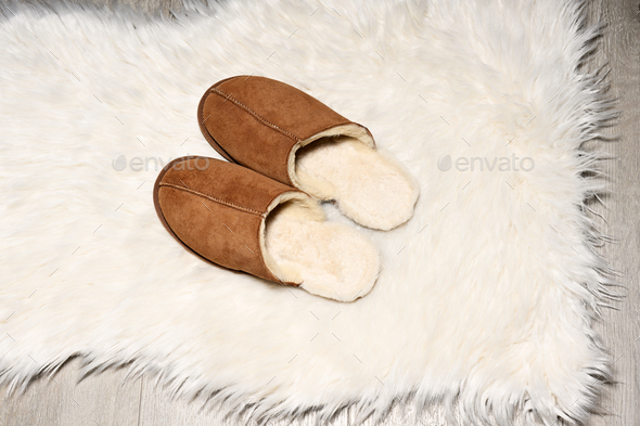 Brown warm fur slippers