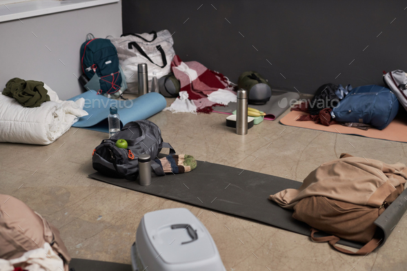 Refugee shelter with sleeping mats