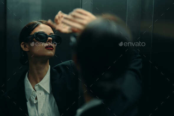 Beyoncé and JAY-Z Pose in Elevator for His Birthday - Beyoncé and JAY-Z  Elevator Photo