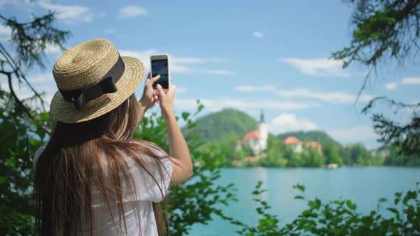 Photographing By Smartphone European Landscape and Landmark on Lake Bled alt