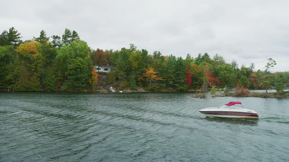 Sailing by the Thirty Thousand Islands alt