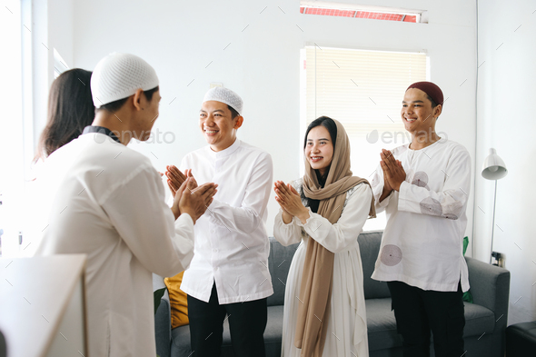 Muslim Neighbors Visiting Family and Friends on Eid Mubarak Stock Photo ...