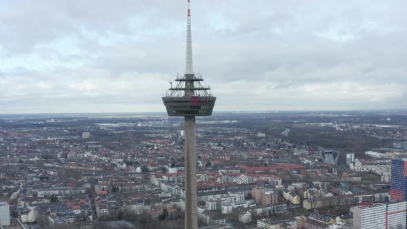 Forwards Fly to Ring on Colonius Telecommunications Tower alt