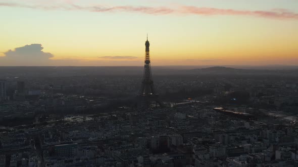 Descending Footage of City at Dusk alt