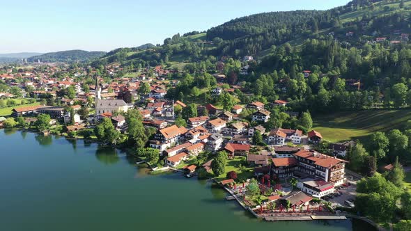 Aerial view of the town Schliersee and lake Schliersee, Bavaria alt