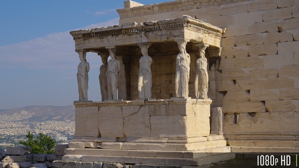 Caryatid of the Erechtheion Temple in front on the Acropolis, Athens, Greece alt