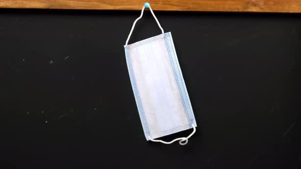 disposable medical mask alt