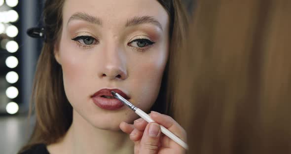 Closeup of Girl with Perfect Nude Makeup alt