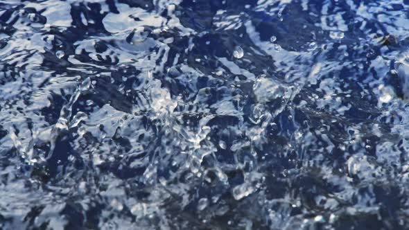 Water Drops (2.7K) alt